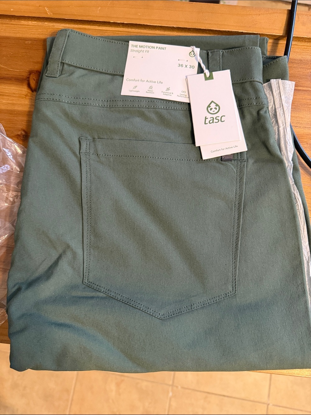 tasc The Motion Pant - Men's Green Straight Fit Pants